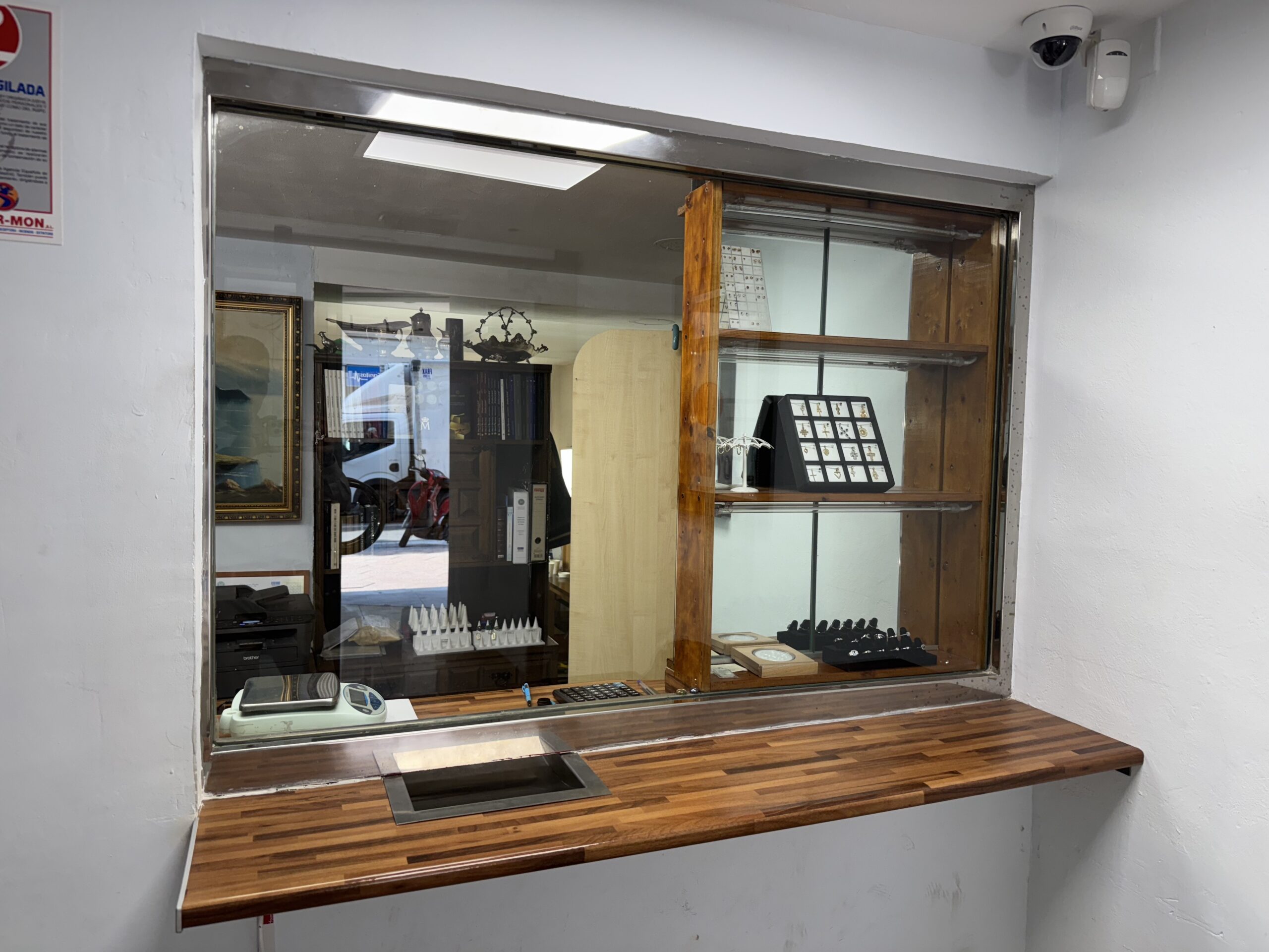 TRASPASO COMPRO ORO r.70020007 TRASPASO COMPRO ORO r.70020007