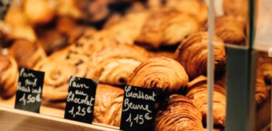 TRASPASO CAFETERIA PANADERIA r.20021160