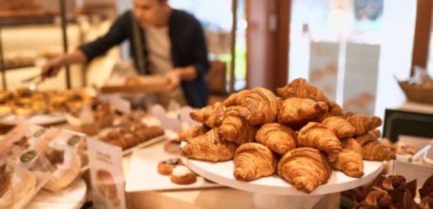 TRASPASO CAFETERIA PANADERIA r.20021160